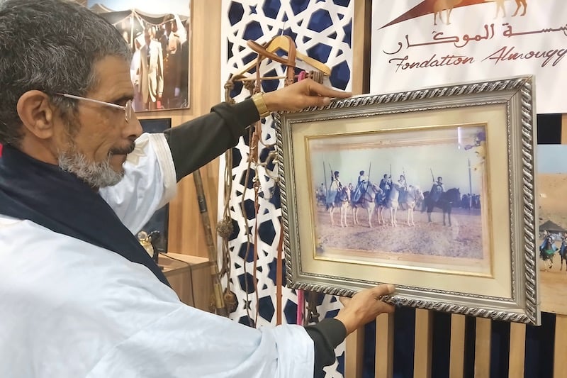 “التبوريدة” في الصحراء إرث عريق .. والحسن الأول طلب 400 فرس