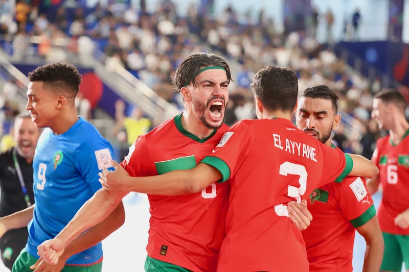 الدكيك يعد باستثمار مشاركة المونديال