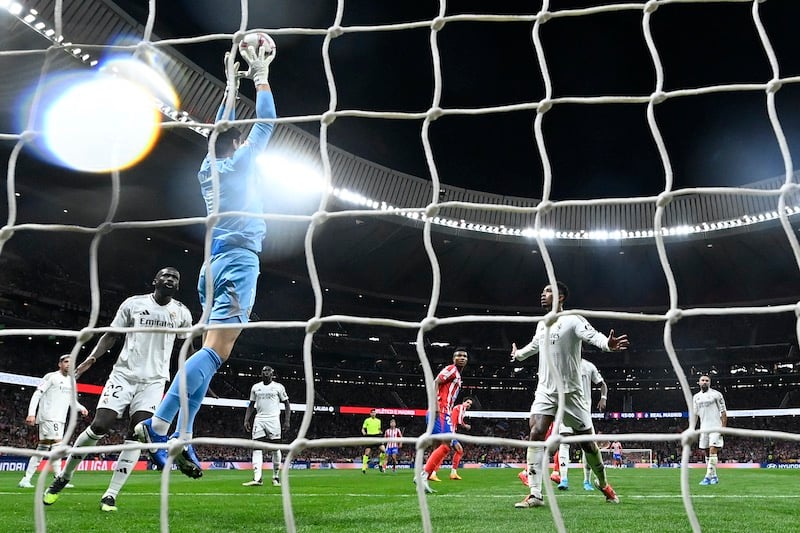 ريال مدريد يفقد كورتوا لبضعة أسابيع