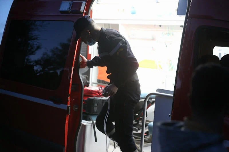 شاب يضرم النار في جسده بالقصر الكبير‬