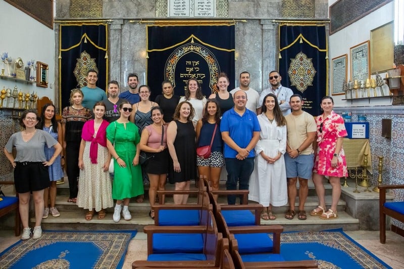 “زمالة” شباب من المغرب وثلاثة دول