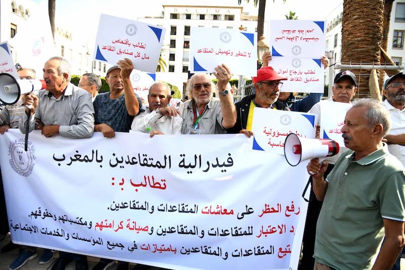 معاشات جامدة وجور ضريبي .. متقاعدو المغرب يحتجون في “يوم المسنين”
