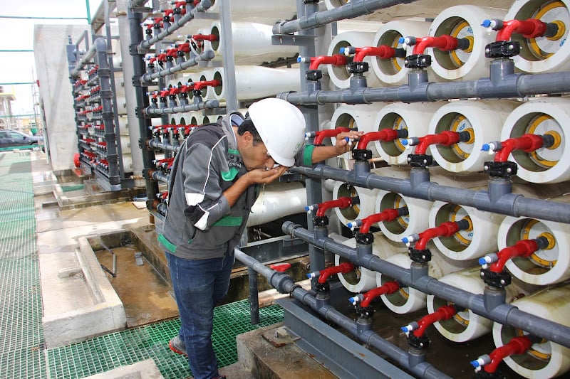 اجتماع بمقر العمالة للشروع في دراسة التدابير والإجراءات لربط الإقليم بمحطة تحلية المياه