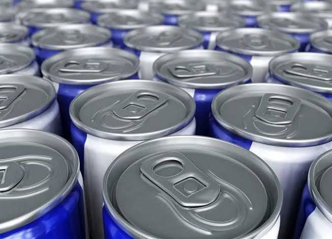 المشروبات الطاقية خطر صامت يهدد صحة التلاميذ قرب المدارس