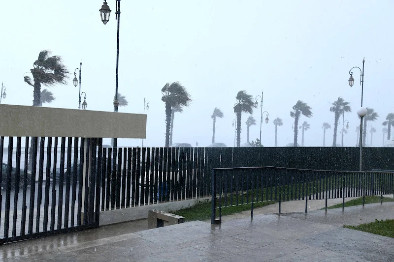 أجواء غير مستقرة بالمغرب مع أمطار ورياح وتراجع درجات الحرارة