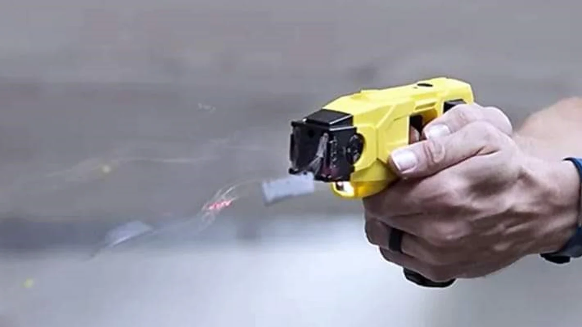 فاس.. “Taser” يحسم تدخلًا أمنيًا لتوقيف مشتبه فيه خطير فاس.. “Taser” يحسم تدخلًا أمنيًا لتوقيف مشتبه فيه خطير